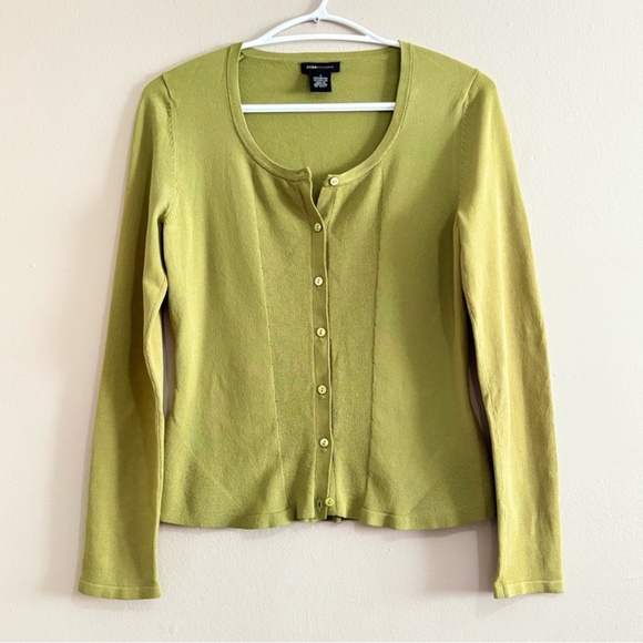 Vintage BCBG Max Azria Green Button Up Fit & Flare Cardigan Sweater - Picture 2 of 14